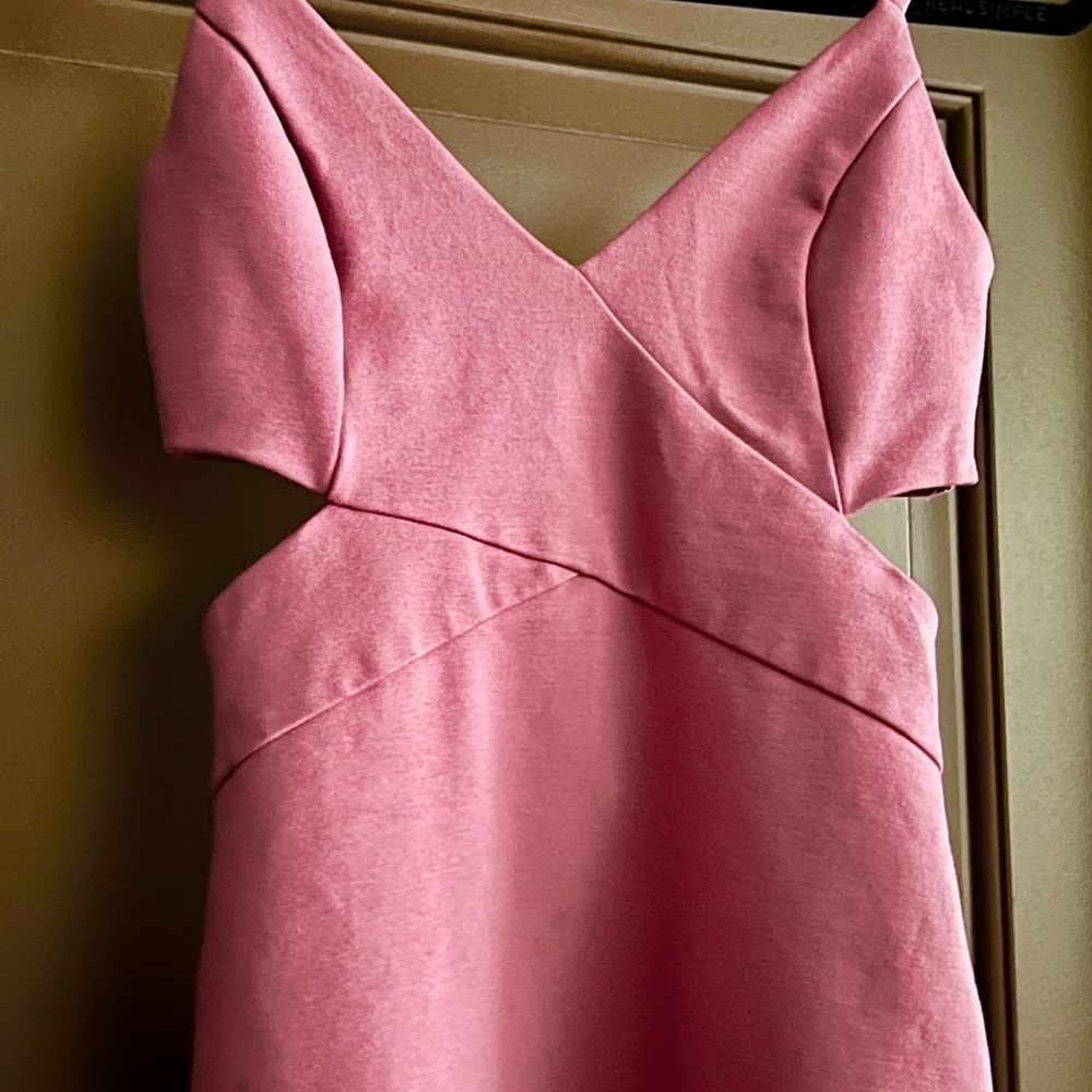 Adorable Cut-Out Dark Pink Mini Dress Sz S Super Cute! Perfect 4 Date Night! 💕